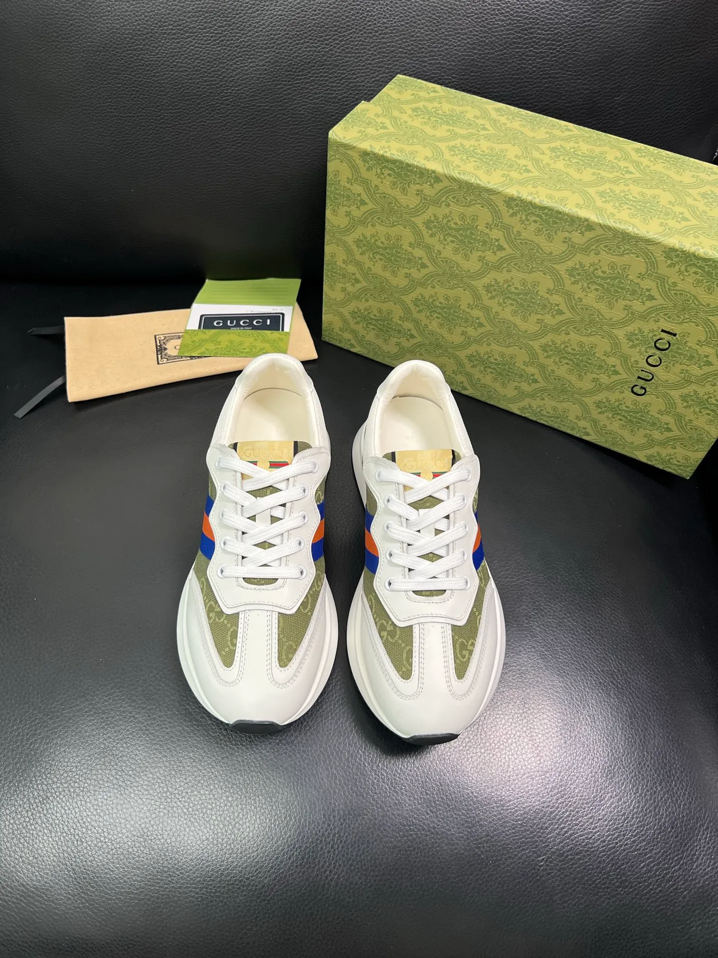 Men's shoes 💰800 Gucci top purchasing Gucci counter new model, original factory configuration of imported cowhide from Italy with printed cloth fabric, imported cowhide lining, breathable and comfortable, sole: original factory special sole is super comfortable, original factory and single goods are high quality, welcome to compare, code number 38-44 (customized 45 46) 85865